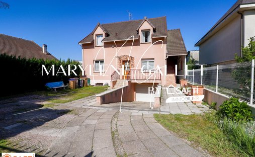 Maison à Forêt, Saint-Germain-en-Laye, France 1