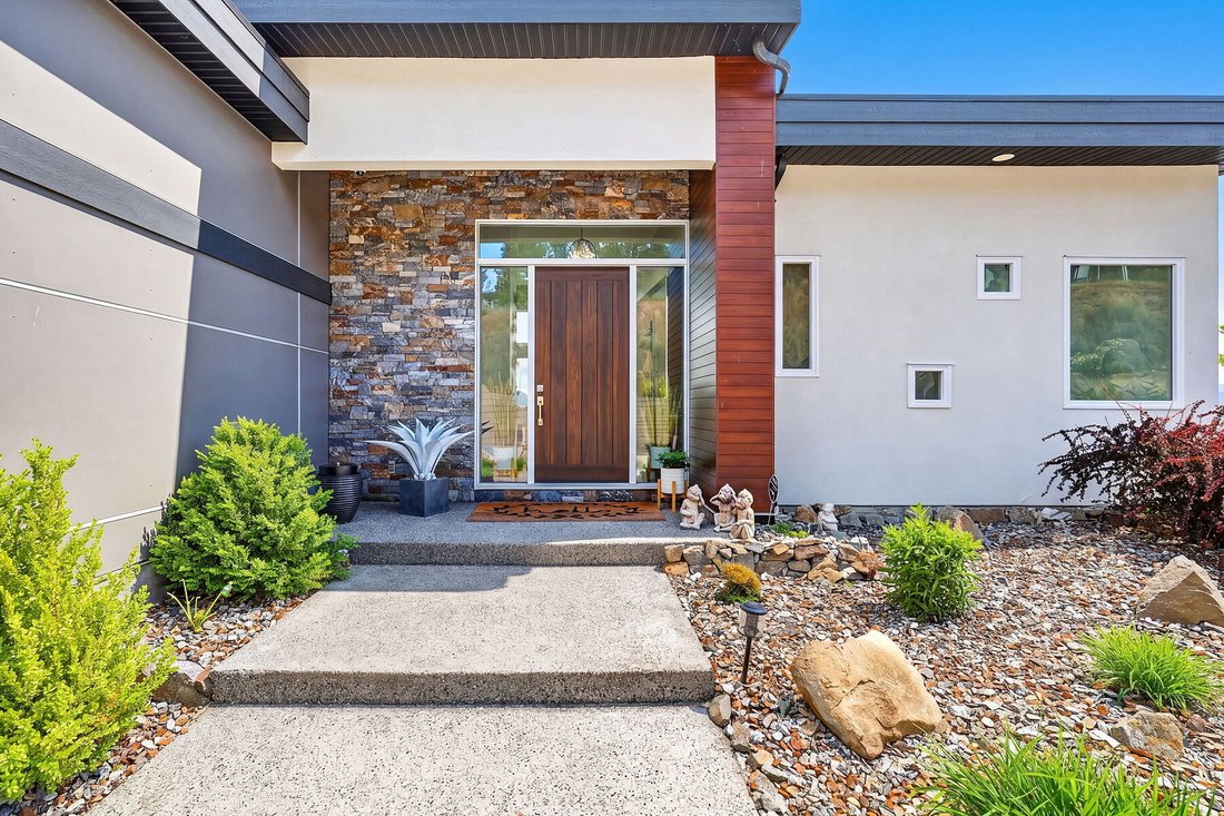House in Vernon, British Columbia, Canada 5 - 18202545