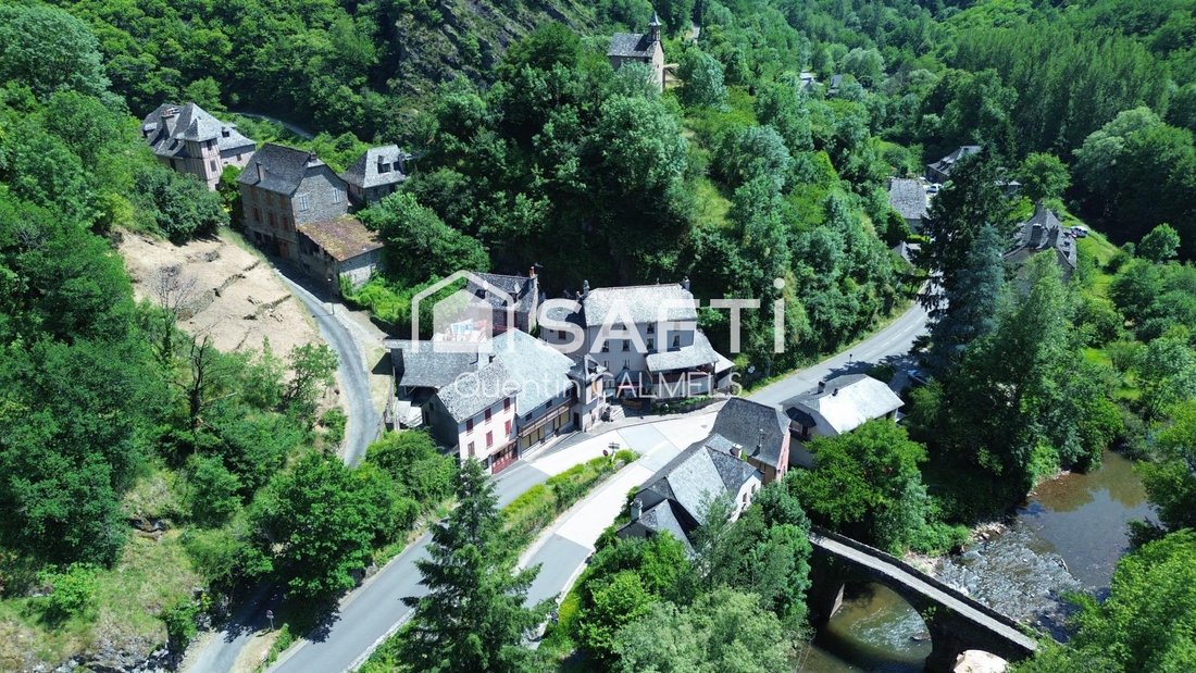 Conques-en-Rouergue, Occitania, France 1 - 18210718