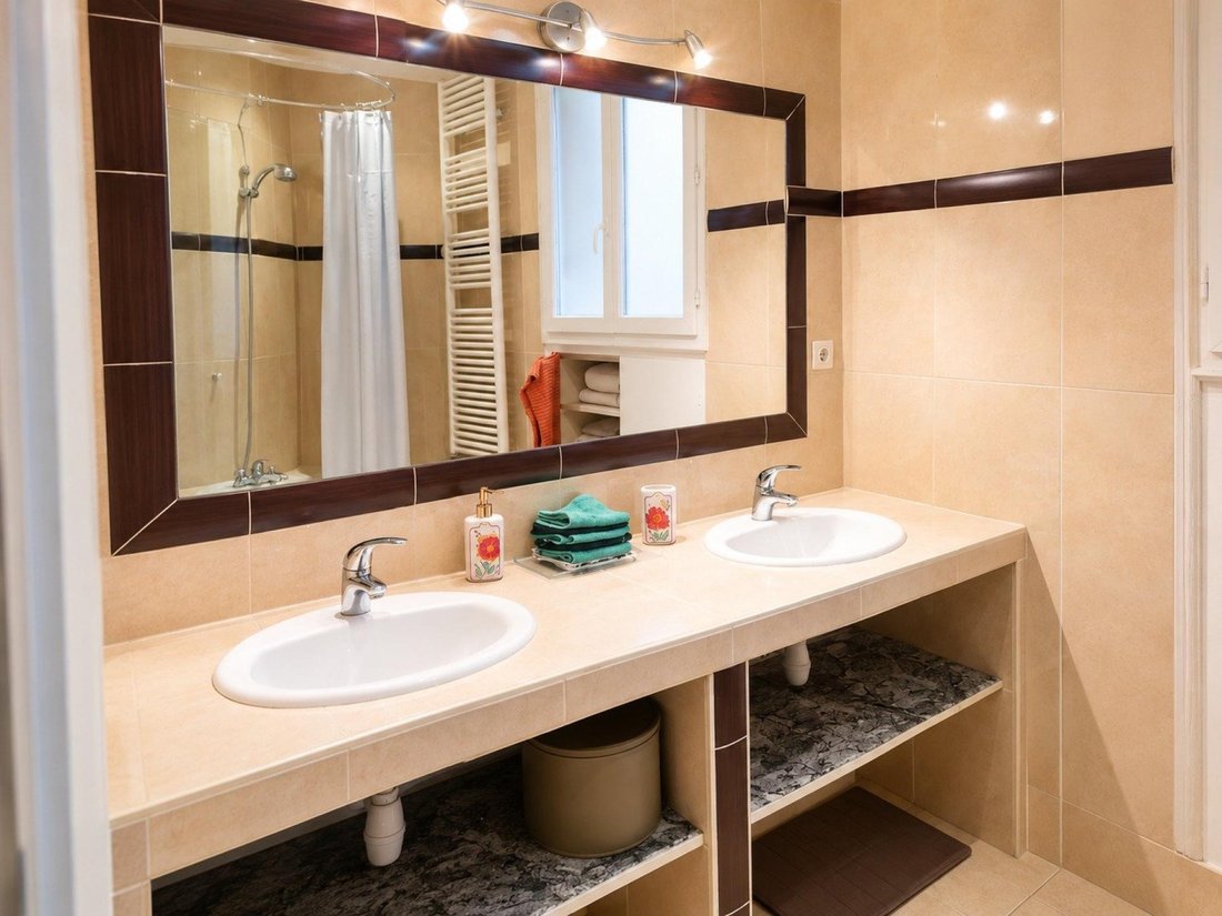 Apartment in Clignancourt-Jules Joffrin, Paris 18e Arrondissement, Paris 4 - 18210671