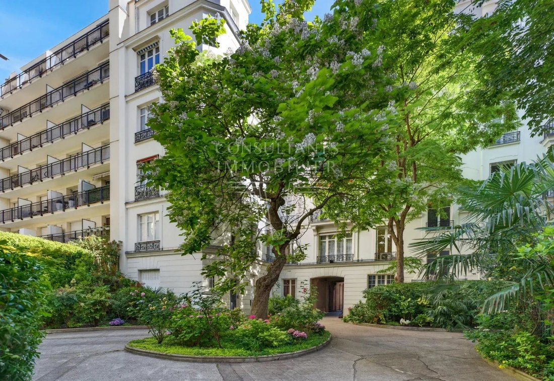 Apartment in Porte Dauphine, Paris 16e Arrondissement, Paris 5 - 18209534