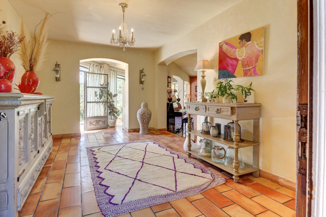 House in La Roquette-sur-Var, Provence-Alpes-Côte d'Azur, France 4 - 18209782