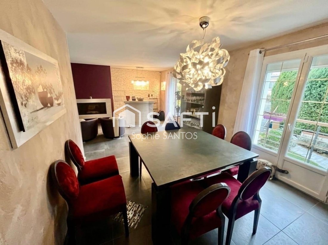 House in Neuilly-Plaisance, Ile-de-France, France 5 - 18210596