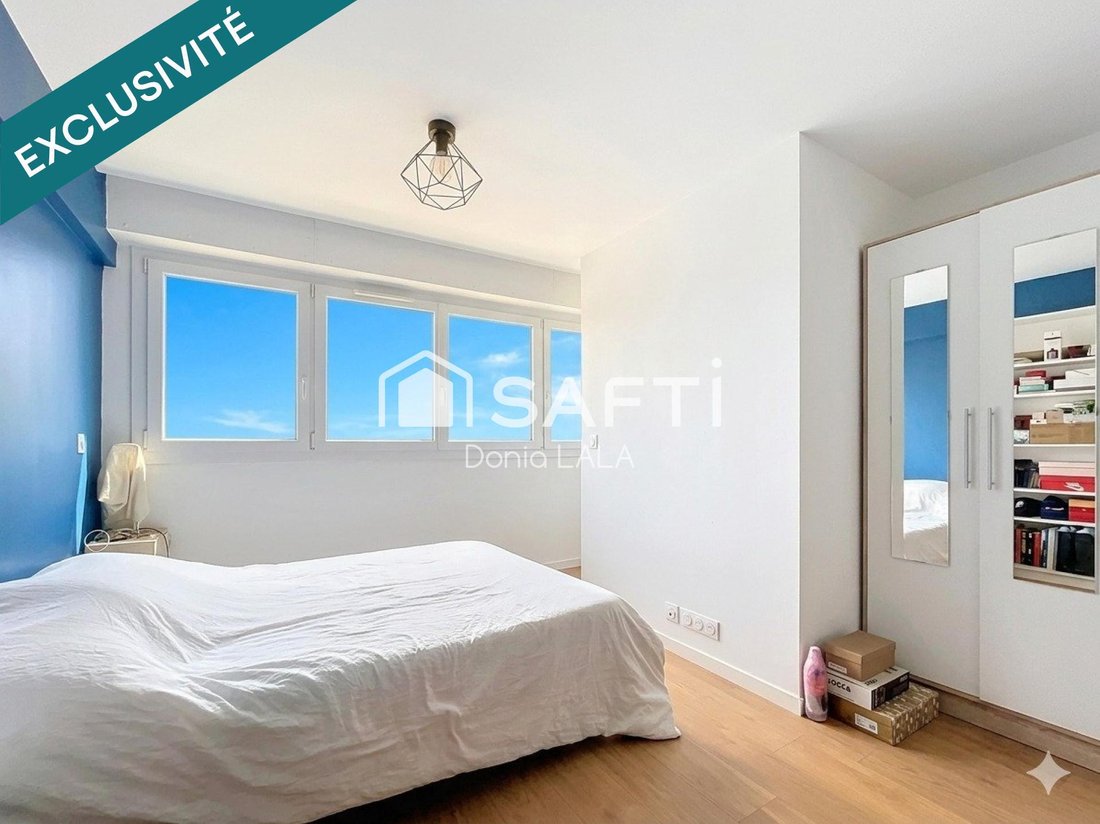 Apartment in Arrondissement of Bobigny, Ile-de-France, France 5 - 18210657