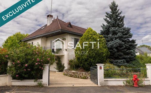 House in Hippodrome, Chambray-les-Tours, France 1