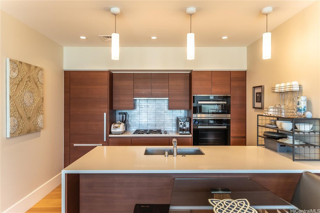 Condo in Honolulu, Hawaii, United States 5 - 18209555