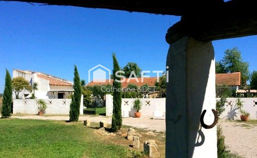 House in Vestric-et-Candiac, Occitania, France 1