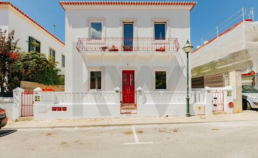 Townhouse in Parede, Lisbon, Portugal 1