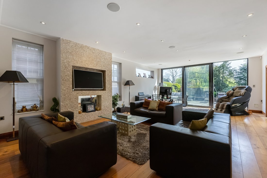 House in Great Stanmore, Harrow, England 5 - 18210123
