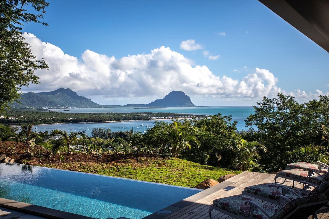 Villa in Black River, Rivière Noire District, Mauritius 1 - 18210004