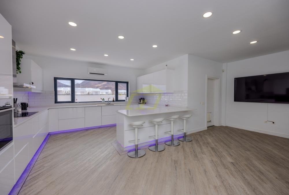 Villa in Playa Blanca, Yaiza, Spain 2 - 18210150
