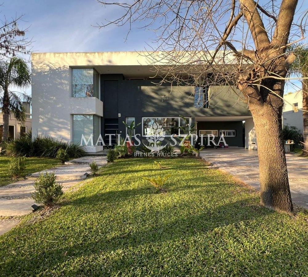 House in General Rodríguez, Buenos Aires Province, Argentina 2 - 18210776