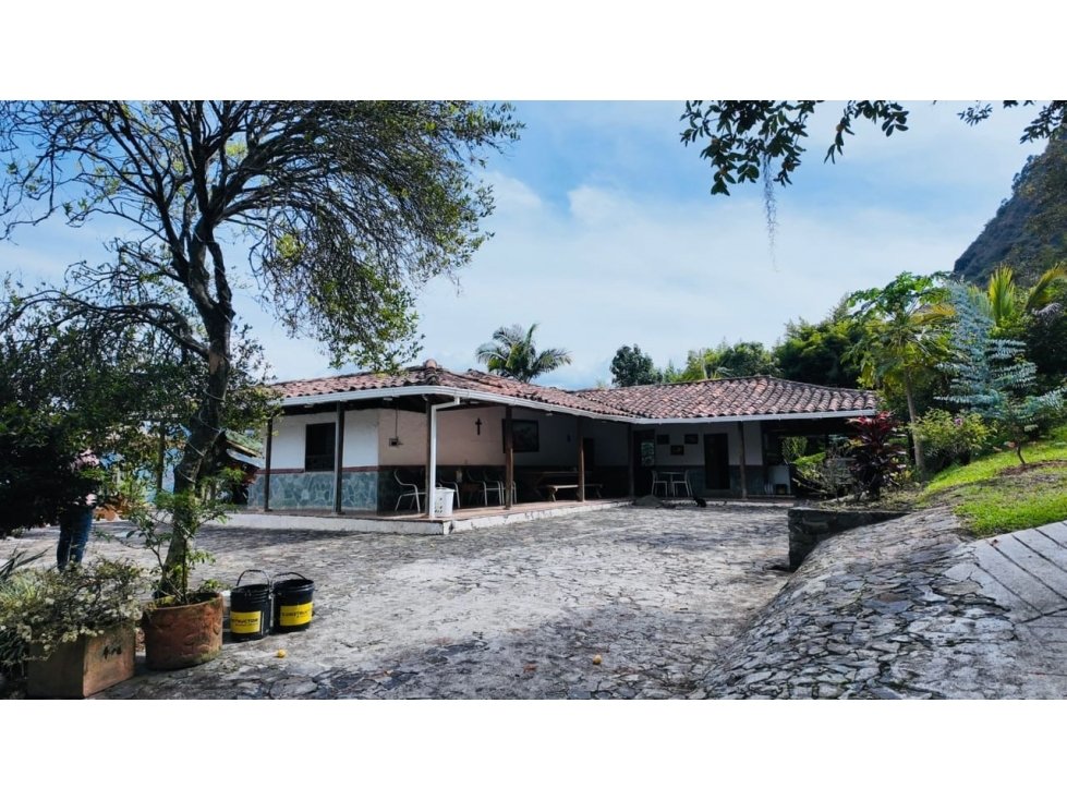 Finca in Vereda Curazao, Antioquia, Colombia 2 - 18209987