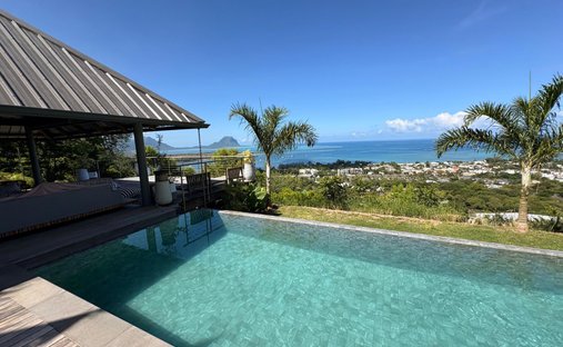 Villa in Black River, Rivière Noire District, Mauritius 1