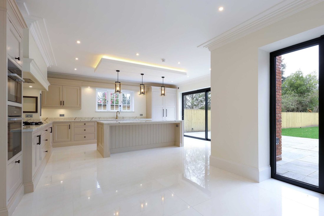House in Beaconsfield, England 3 - 18210032