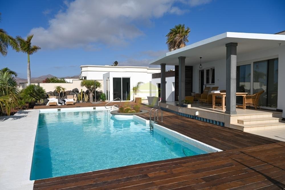Villa in Yaiza, Canary Islands, Spain 2 - 18210164