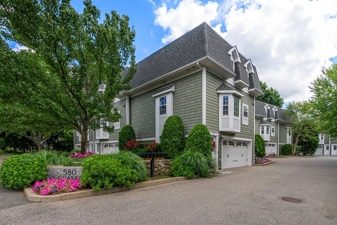Condo in Quincy, Massachusetts, United States 1 - 18210465