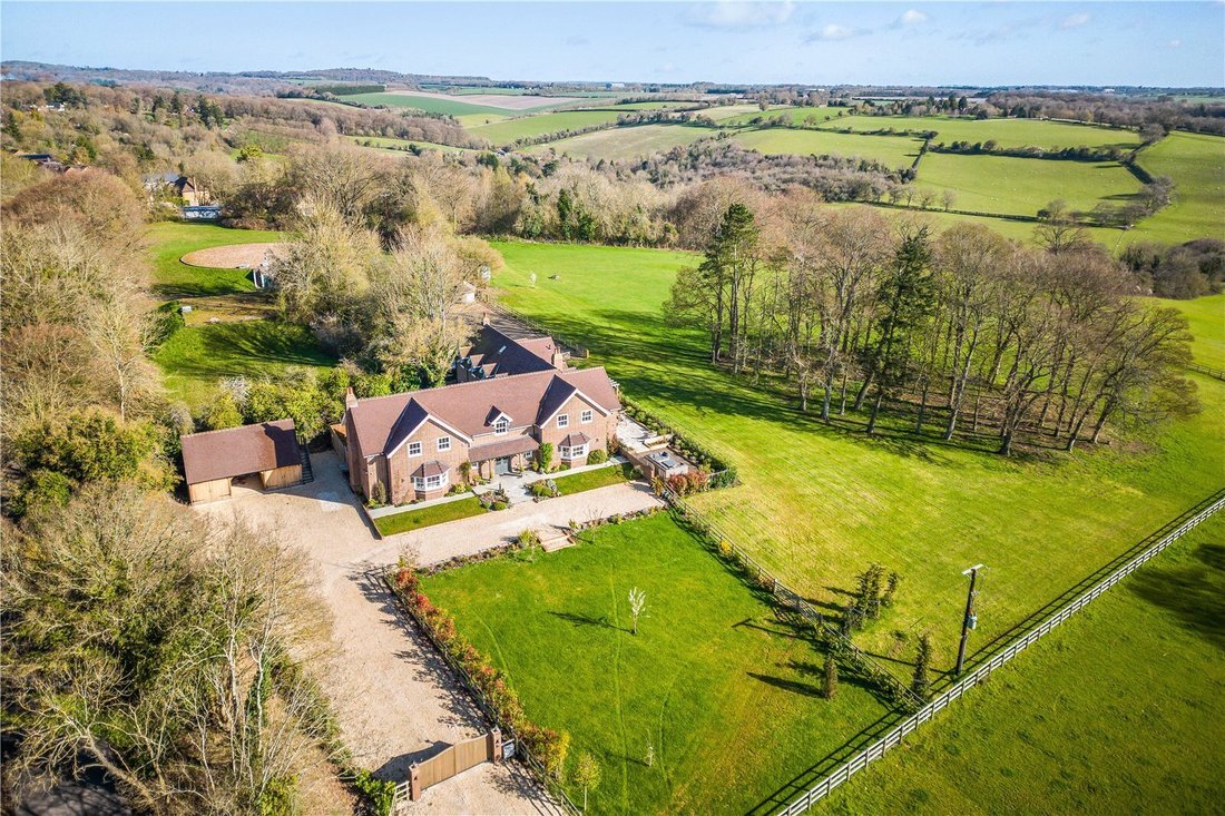 House in Buckinghamshire, England 2 - 18209890