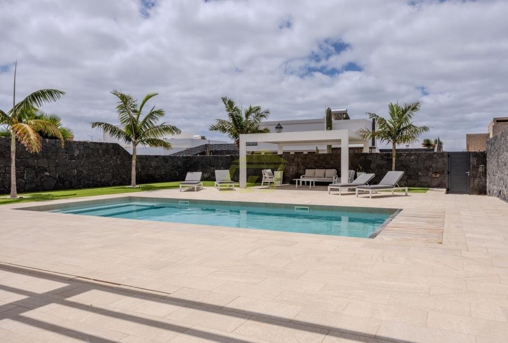 Villa in Playa Blanca, Yaiza, Spain 5 - 18210150