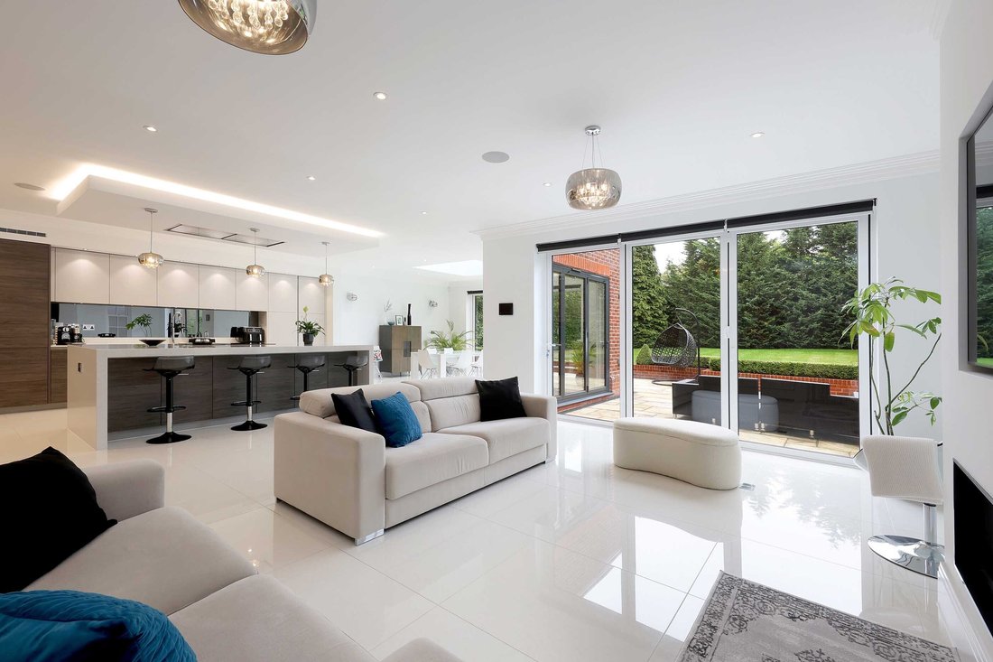 House in Beaconsfield, England 2 - 18210027