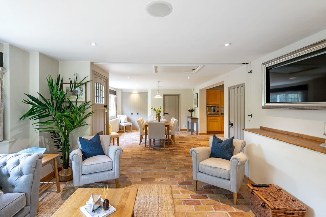 House in Scaynes Hill, Copthorne, England 4 - 18209981