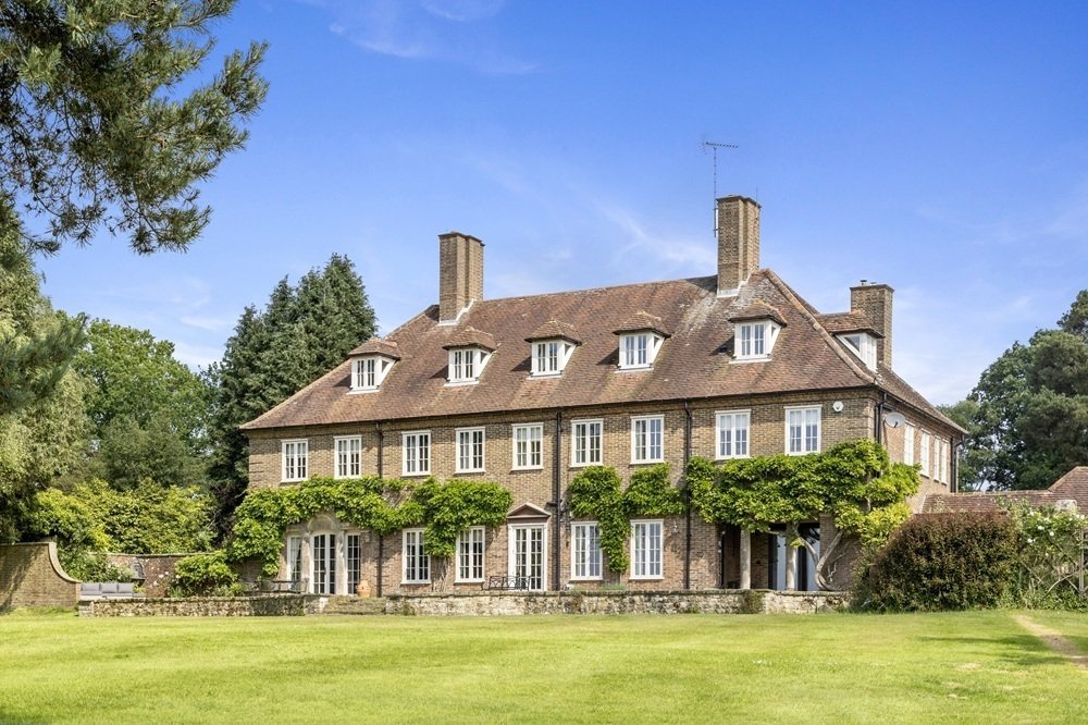 House in Colgate, England 1 - 18210035