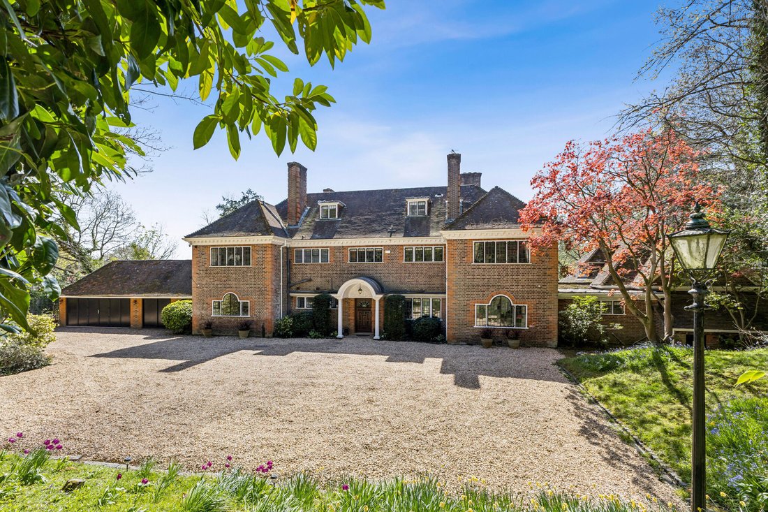House in Maybury, Woking, England 1 - 18210132