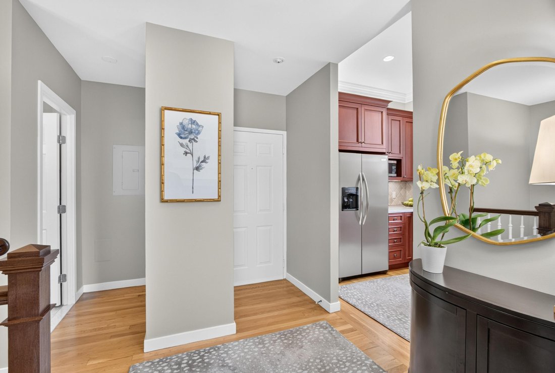 Condo in Boston, Massachusetts, United States 3 - 18210752