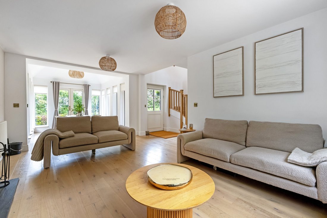 House in Henley, Fernhurst, England 5 - 18210137
