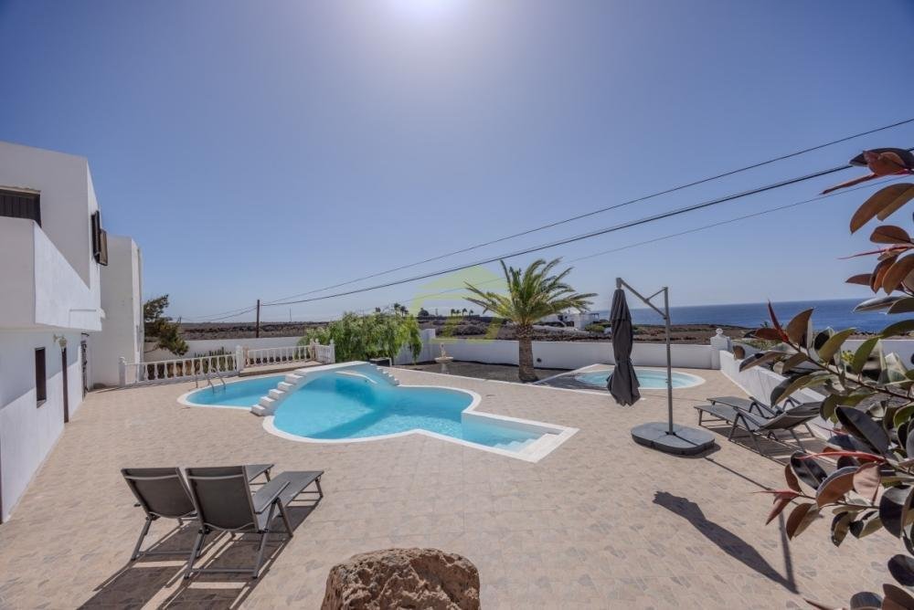Villa in Tias, Canary Islands, Spain 5 - 18210169