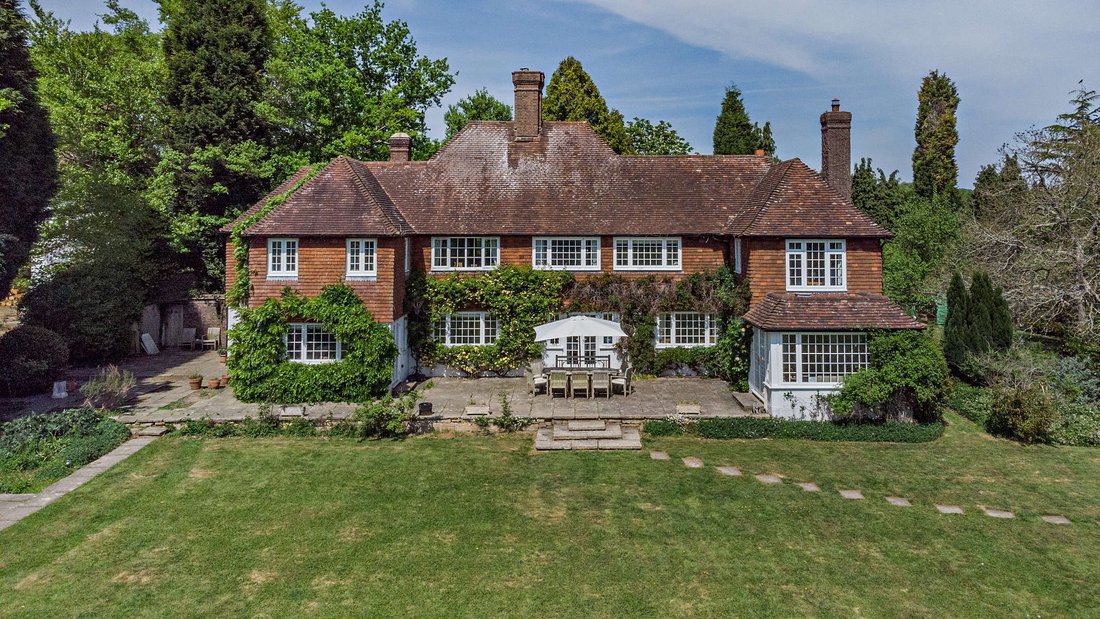 House in Horsted Keynes, England 4 - 18210012