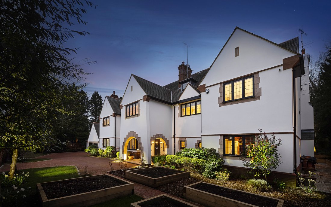 House in Beaconsfield, England 1 - 18209957