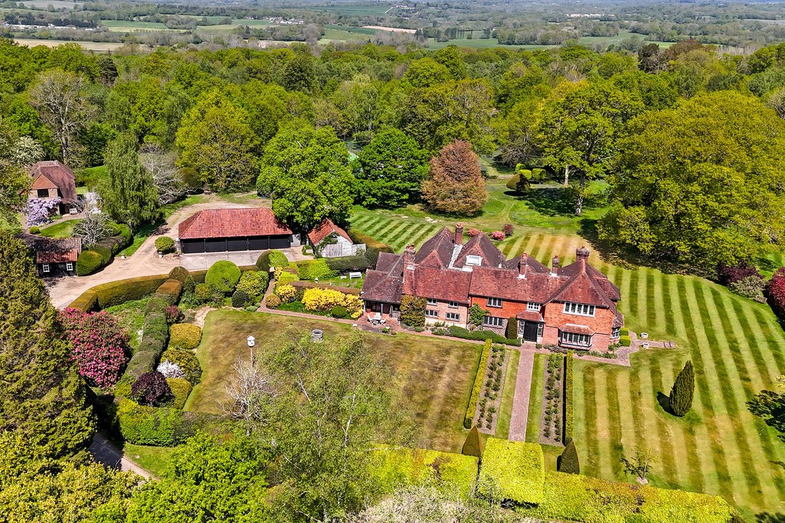 House in Scaynes Hill, Copthorne, England 1 - 18209981