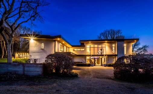 House in Langton Green, England 1