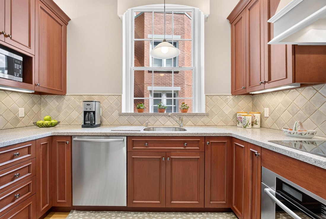Condo in Boston, Massachusetts, United States 4 - 18210752