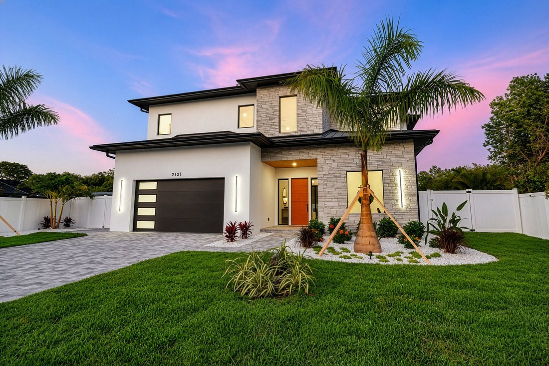 Sarasota, Florida, United States 2 - 18210471