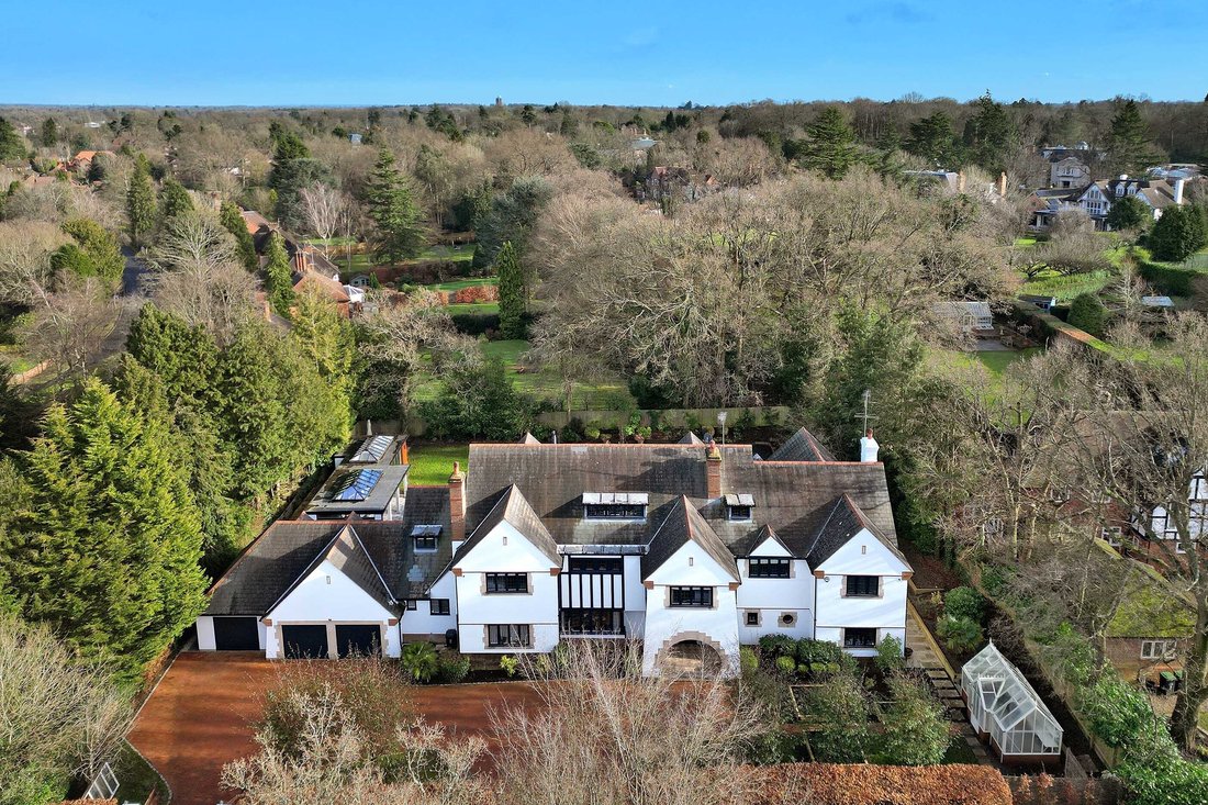 House in Beaconsfield, England 4 - 18209957