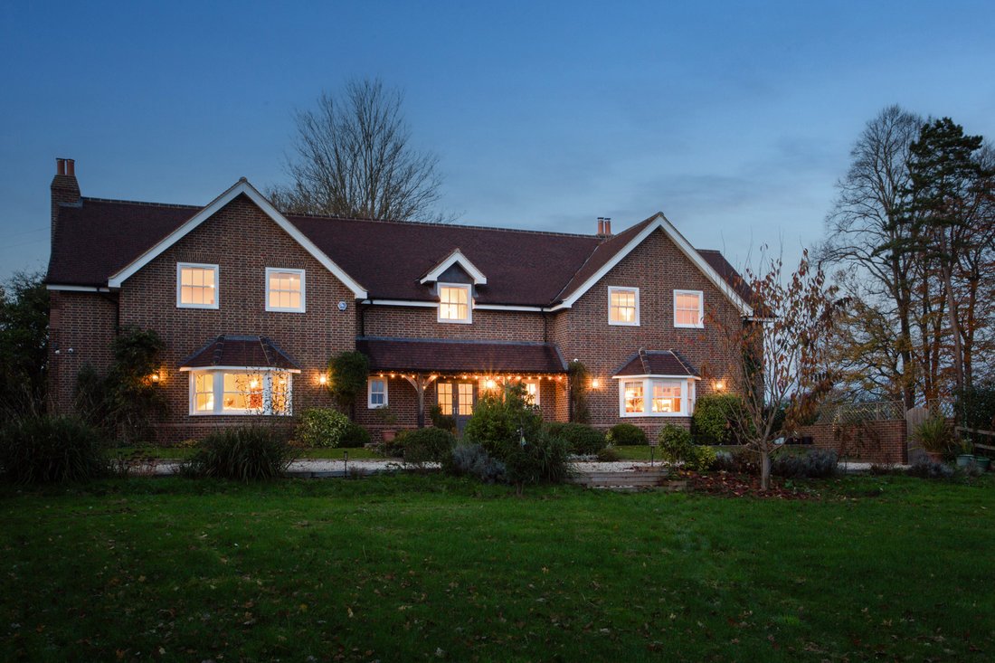House in Buckinghamshire, England 3 - 18209890