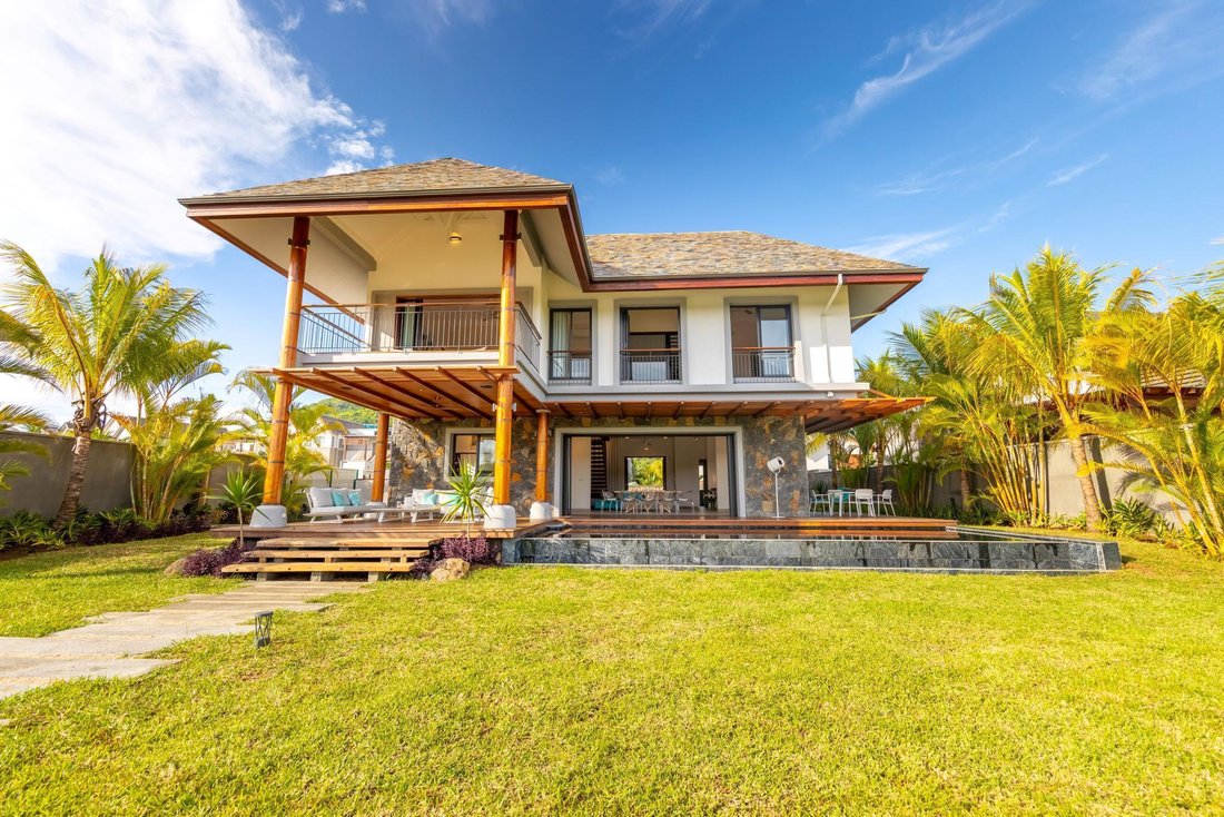 Villa in Grande Riviere Noire, Rivière Noire District, Mauritius 1 - 18209989