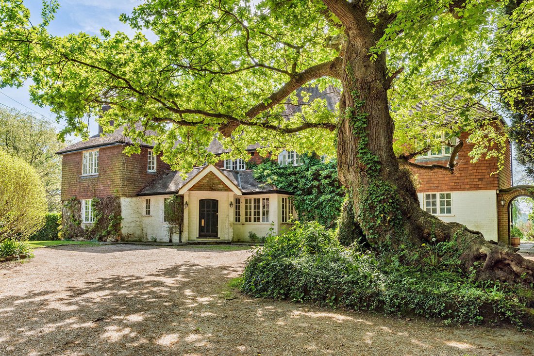 House in Horsted Keynes, England 5 - 18210012