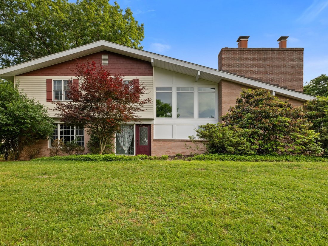 House in West View, Pennsylvania, United States 1 - 18210518