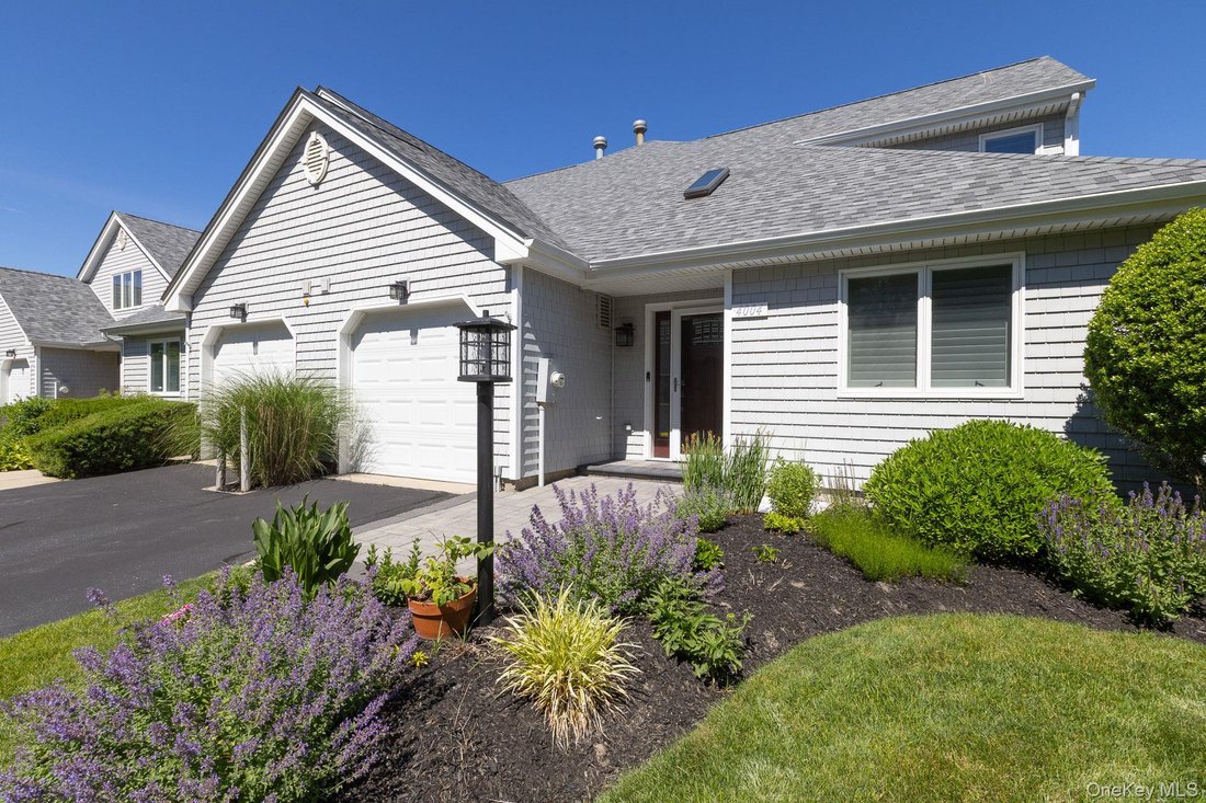 Condo in Calverton, New York, United States 1 - 18210743