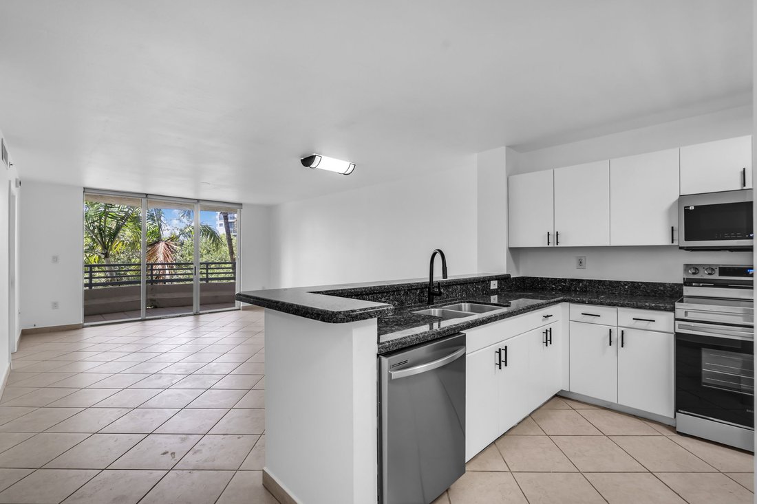 Condo in Miami Beach, Florida, United States 5 - 18210189