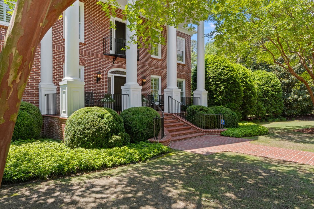 Simpsonville, South Carolina, United States 4 - 18210470