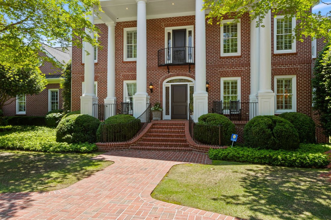 Simpsonville, South Carolina, United States 3 - 18210470