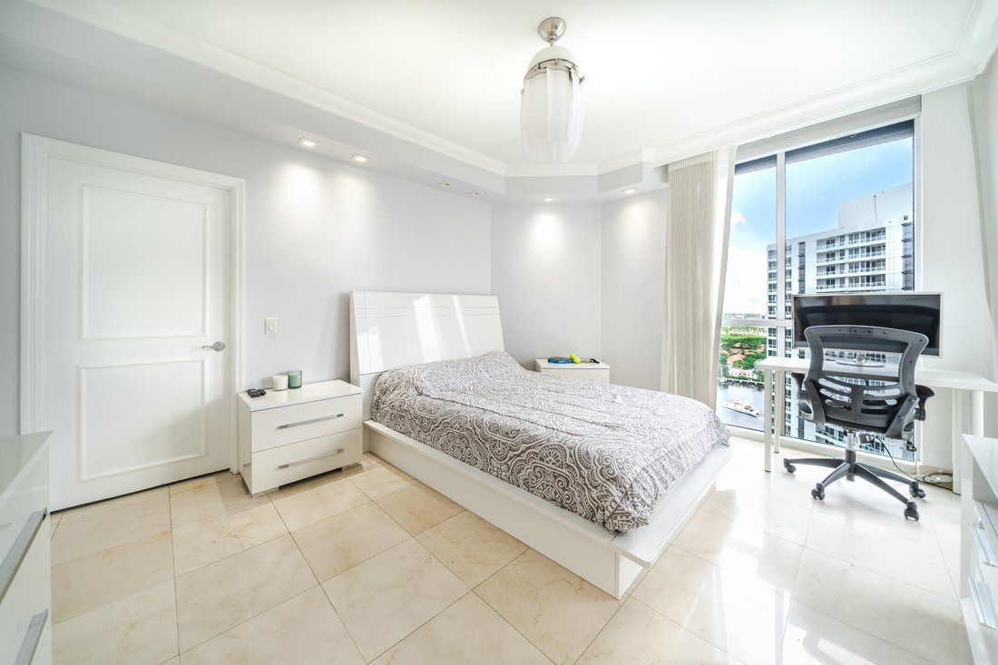 Condo in Aventura, Florida, United States 4 - 18210343