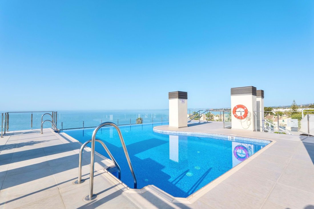 Apartment in Gualdalmansa, Estepona, Andalusia 1 - 18105752