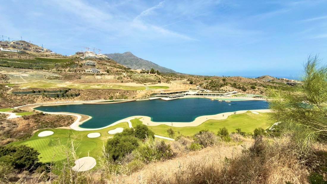 Apartment in El Madroñal, Benahavis, Spain 4 - 15724348