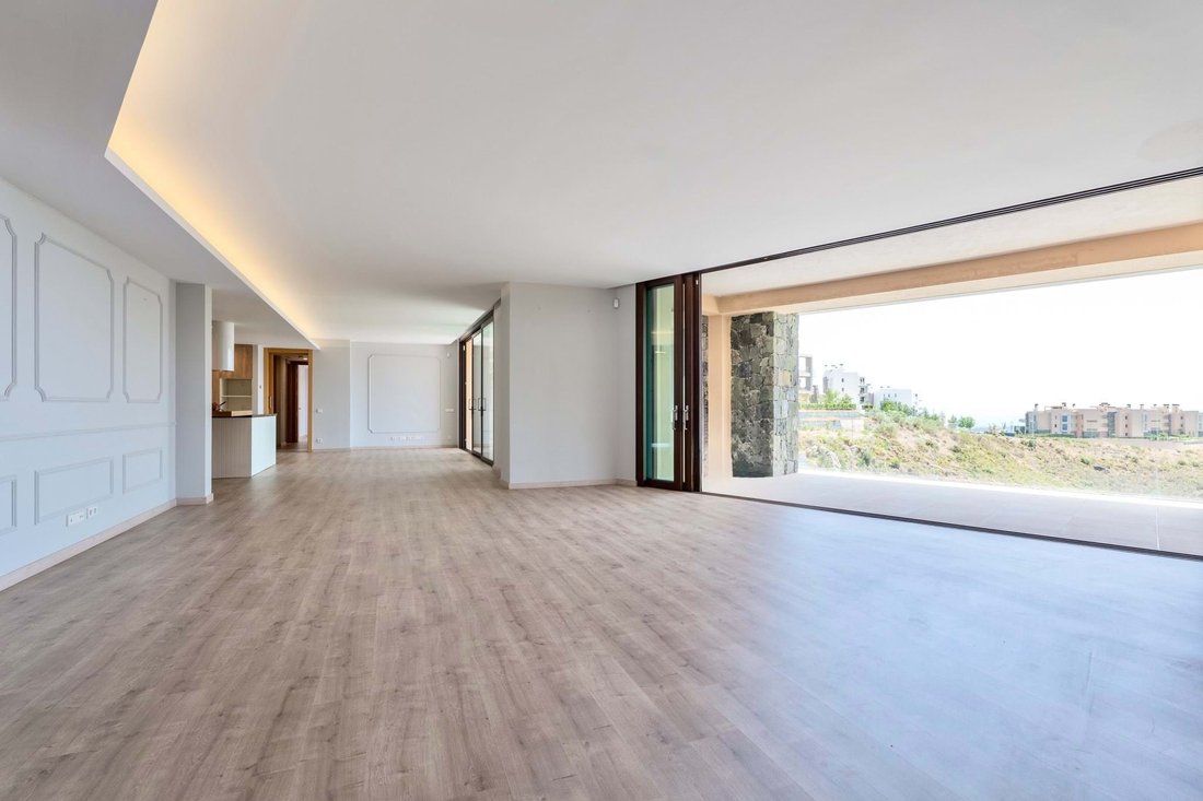 Apartment in El Madroñal, Benahavis, Spain 1 - 15724348