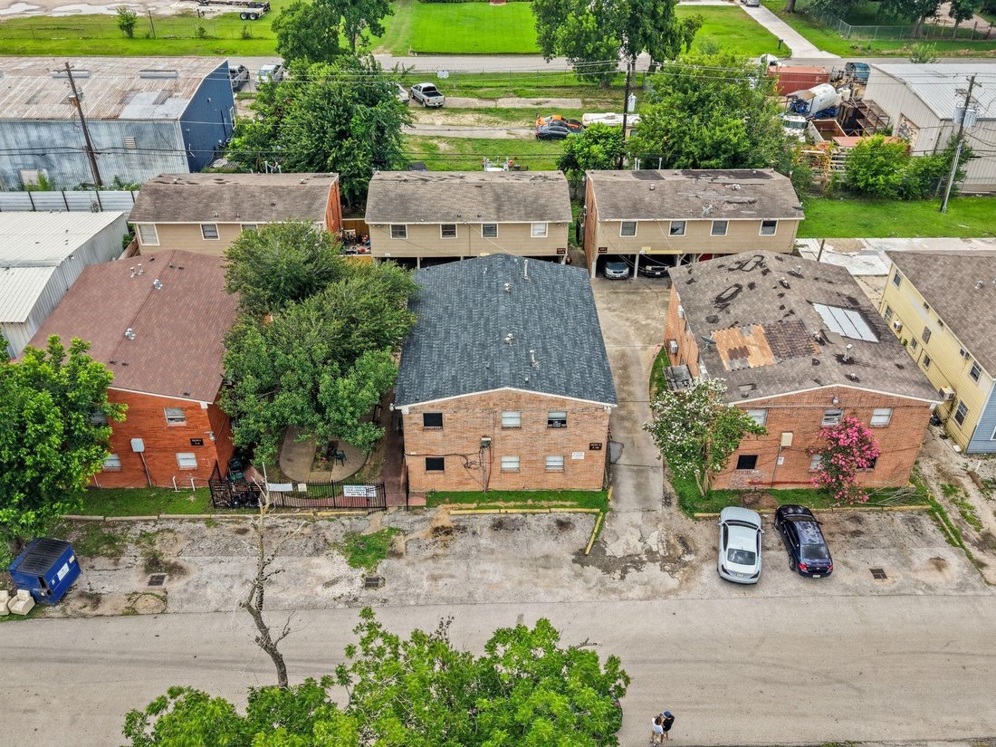Houston, Texas, United States 5 - 18211976